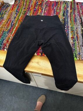 lululemon Black Leggings size 2 ankle length